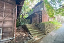 熱海市伊豆山 バス停歩1分でアクセス良好 古家付き約177坪土地