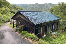 熱海市泉 温泉付き 自然に囲まれたおこもり感溢れる平屋建て1LDK