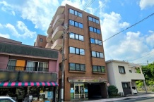 ステータスヒル湯河原壱番館 駅徒歩圏の定住向けマンション 3階2LDK+S